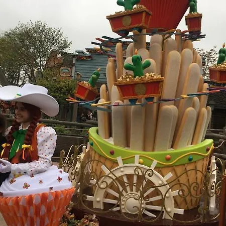 F&b's Garden 10 Min Disneyland Paris
